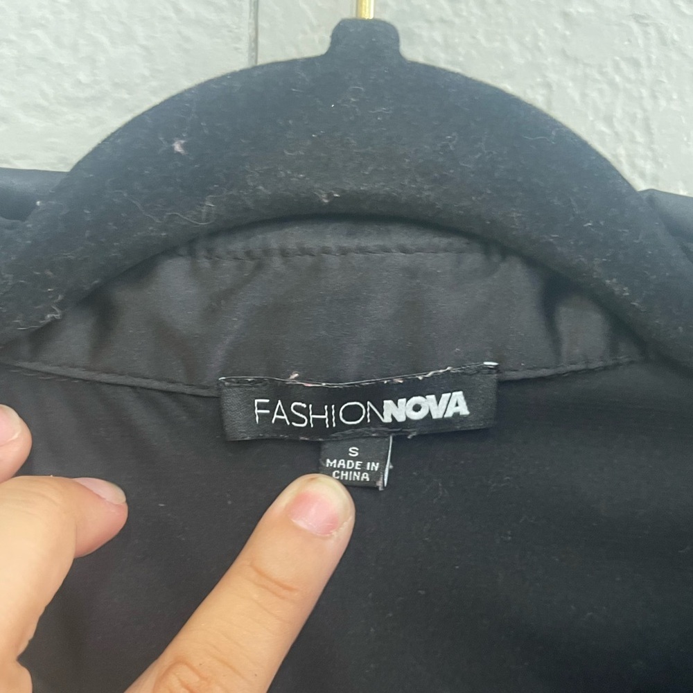 Fashion Nova - long sleeve blouse - Picture 4 of 4